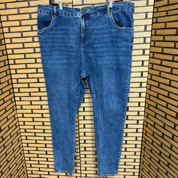 Universal Standard Plus Size Jeans - Picture 1 of 9